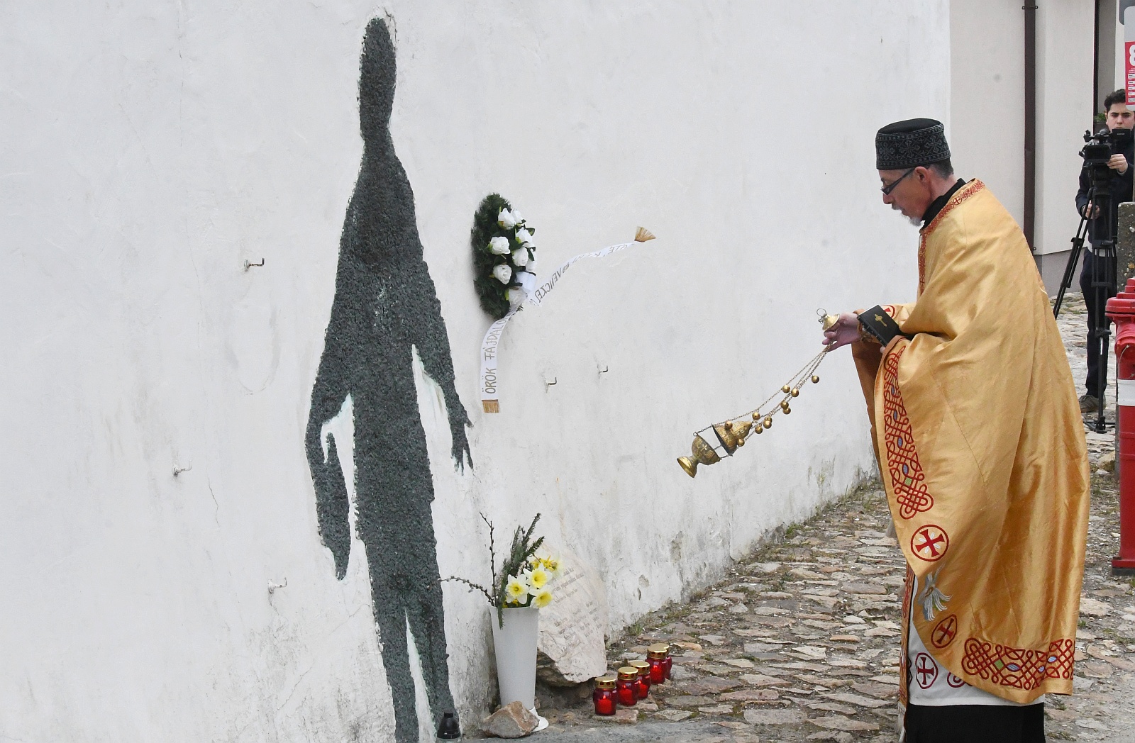 A II. világháború ártatlan fehérvári áldozataira emlékeztek a Rác utcában